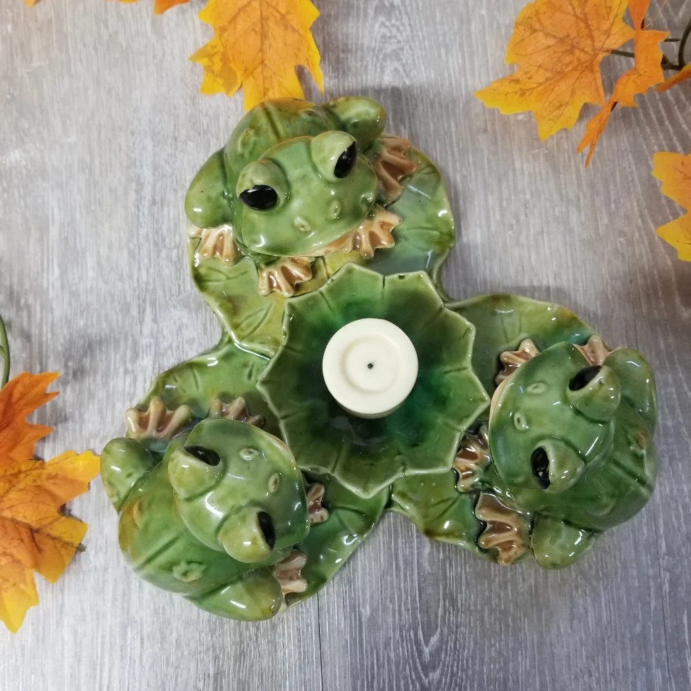 Frogs on lilypads candle holder